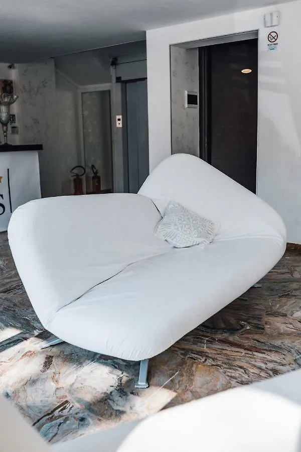 Hotel Morri'S Rimini 2*,